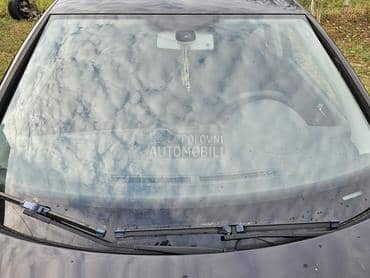 Šoferšajbna za Volkswagen Golf 5