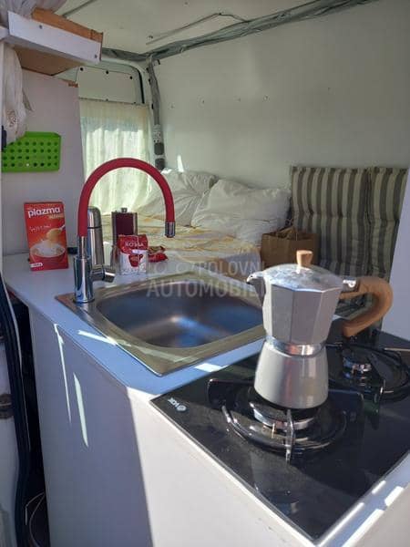 Mercedes Benz Sprinter 215