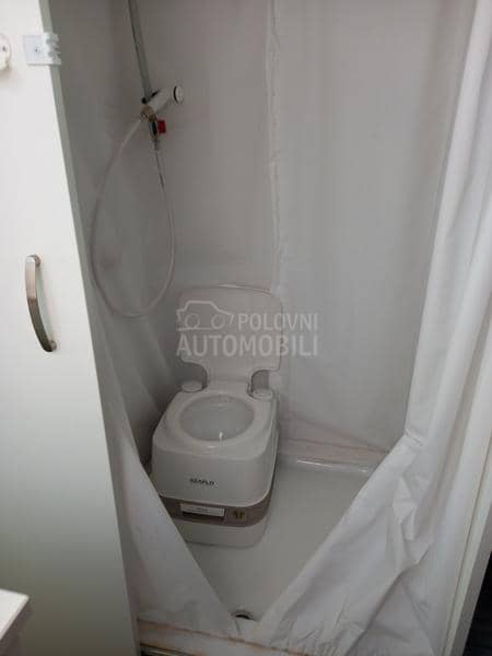 Mercedes Benz Sprinter 215