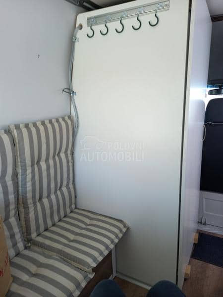 Mercedes Benz Sprinter 215