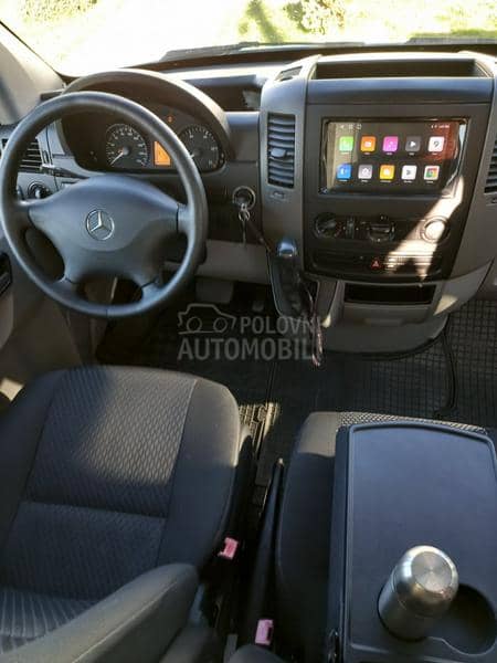 Mercedes Benz Sprinter 215