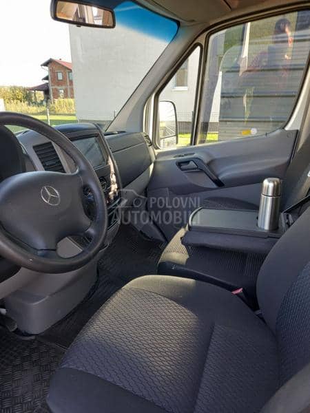 Mercedes Benz Sprinter 215