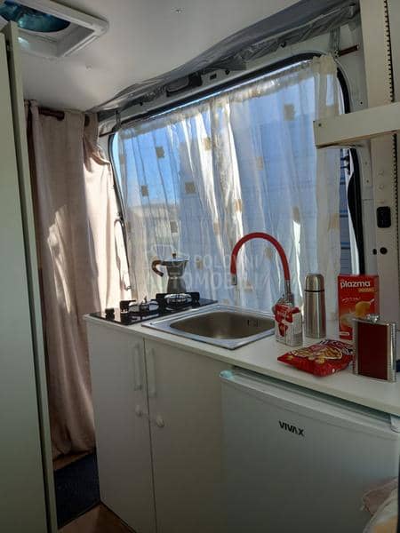 Mercedes Benz Sprinter 215