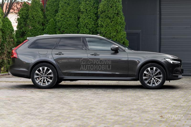 Volvo V90 Cross Country B5/AWD/RESTYLE
