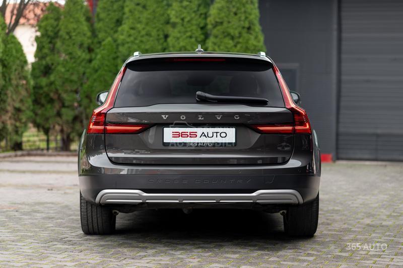 Volvo V90 Cross Country B5/AWD/RESTYLE