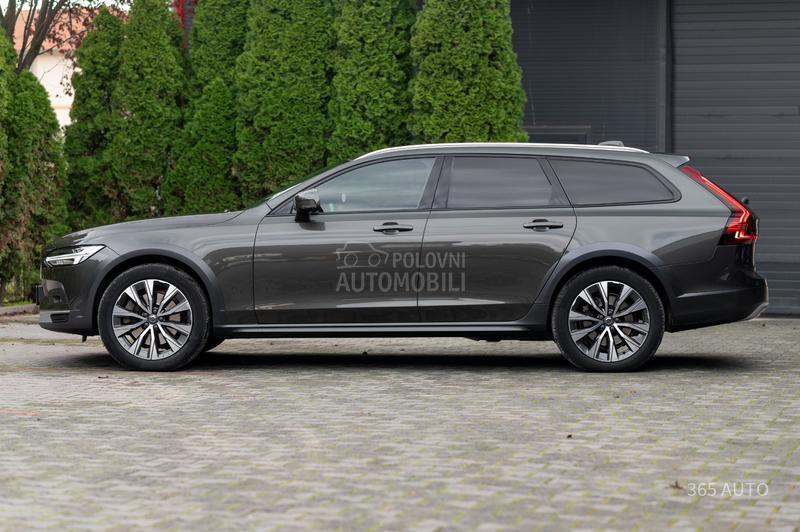 Volvo V90 Cross Country B5/AWD/RESTYLE