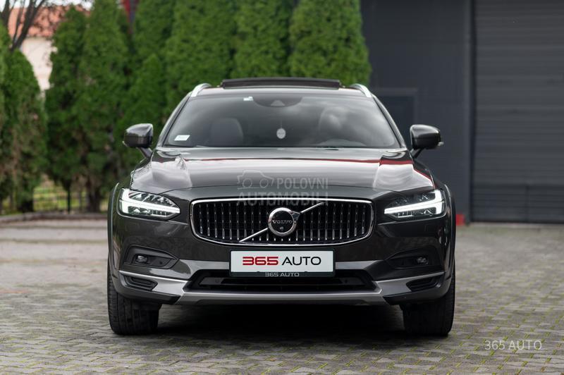Volvo V90 Cross Country B5/AWD/RESTYLE