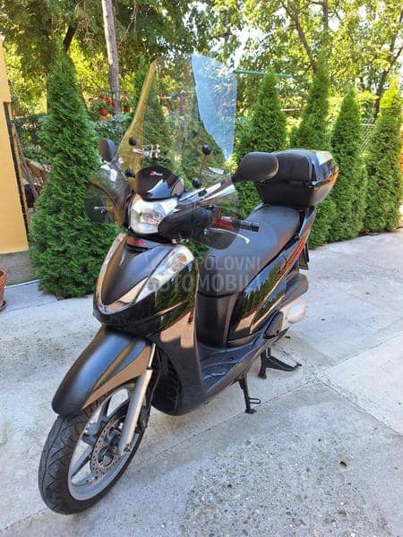 Honda SH 300