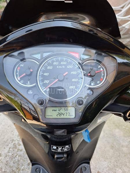 Honda SH 300