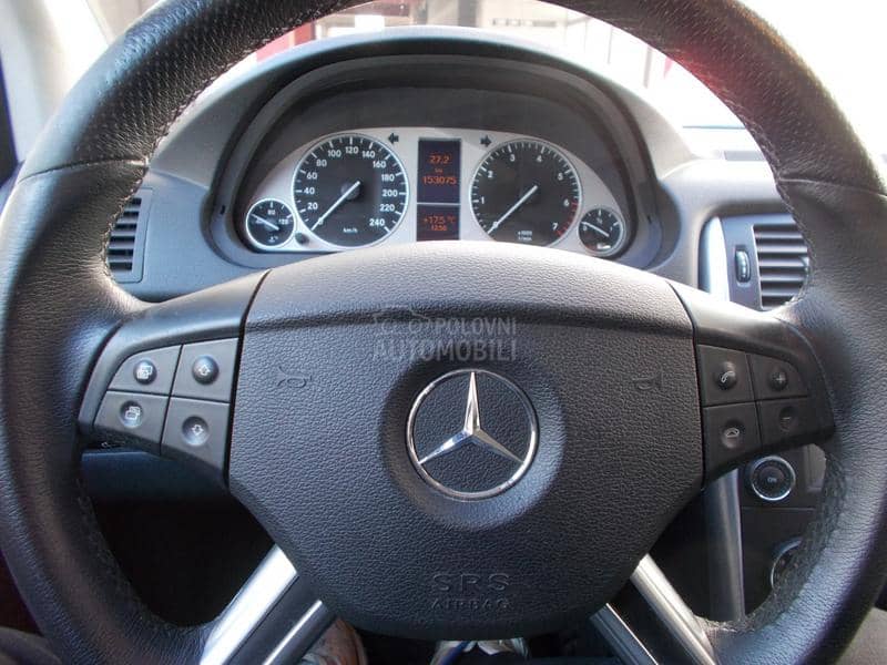 Mercedes Benz B 180 