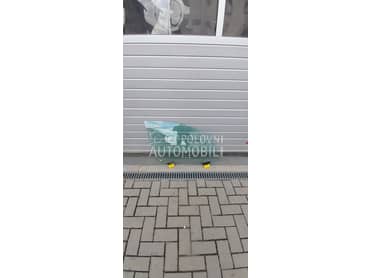 Staklo u suvozacevim vratima za Audi Q7 od 2014. do 2024. god.