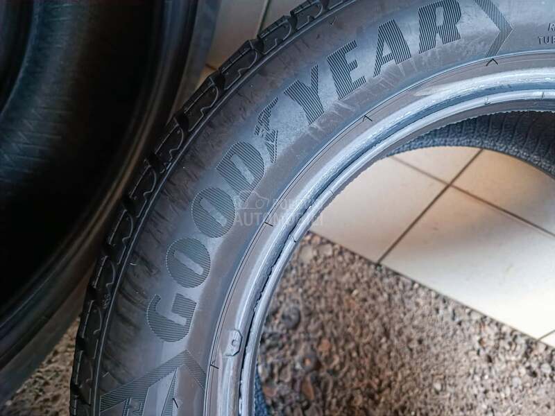 Goodyear 205/60 R16 Zimska
