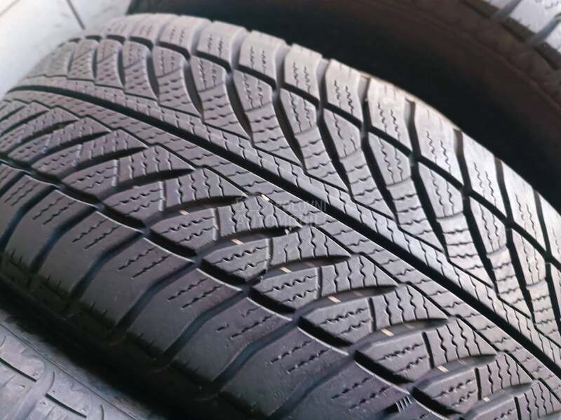 Goodyear 205/60 R16 Zimska