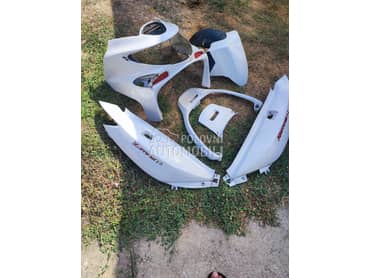 xciting komplet plastike u boj