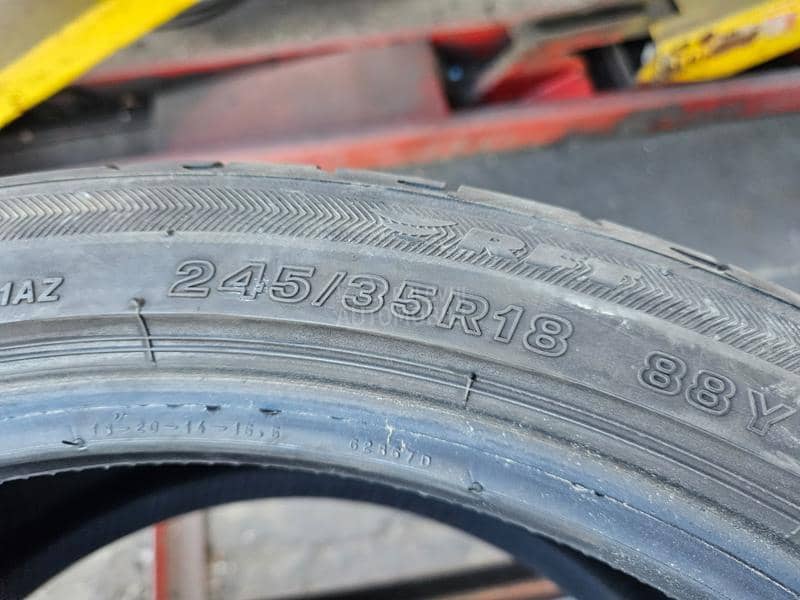 Bridgestone 245/35 R18 Letnja