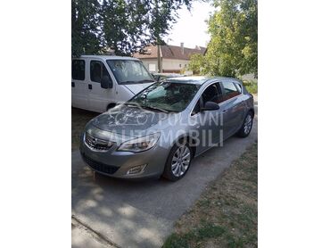 Opel Astra J 