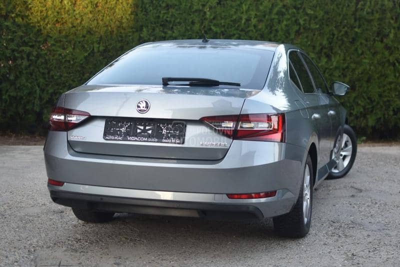 Škoda Superb 1.6TDI/DSG/NOV