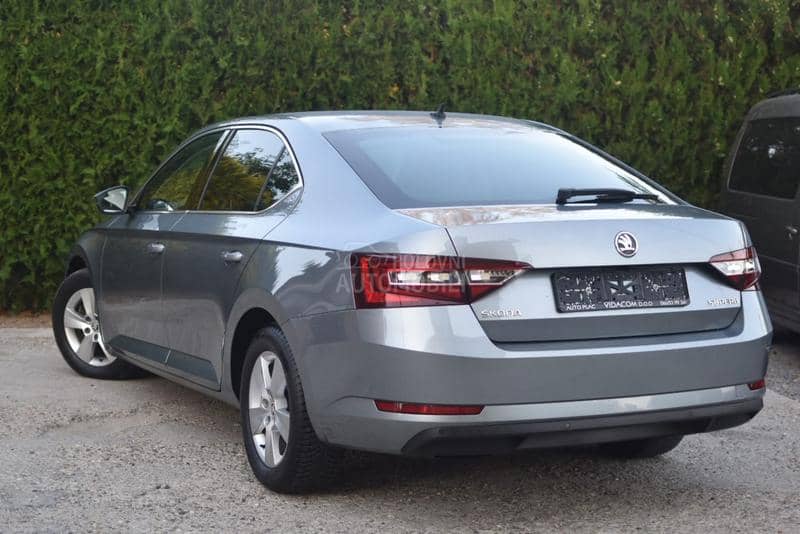 Škoda Superb 1.6TDI/DSG/NOV