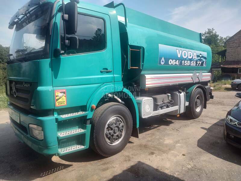 Mercedes Benz 1828 za vodu