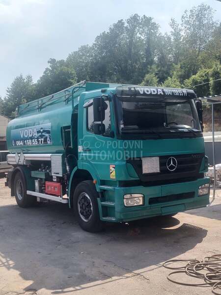 Mercedes Benz 1828 za vodu
