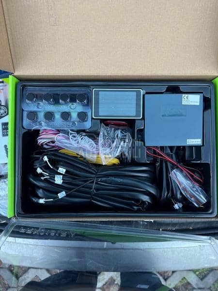 Parking Senzori Valeo sa LCD ekranom 8 kom