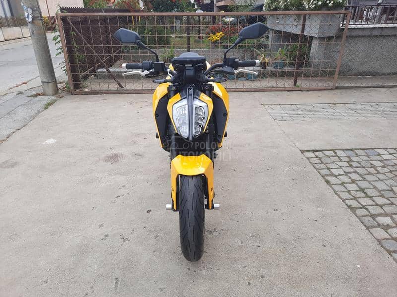 KTM duke 125