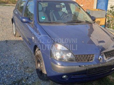 Renault Clio 2004. god. -  kompletan auto u delovima