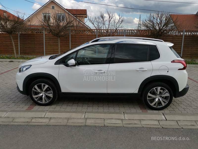 Peugeot 2008 1.2AllureA K C I J A