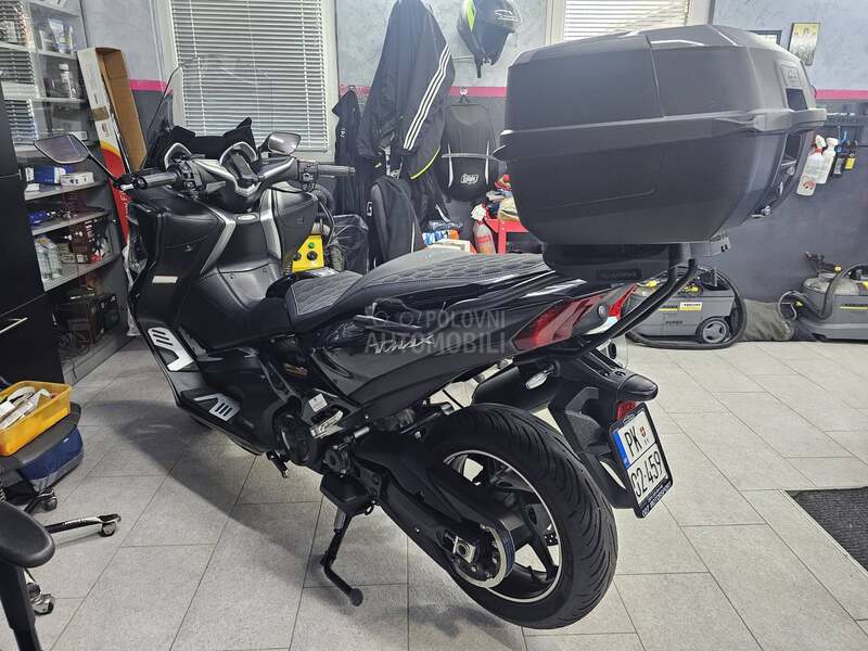 Yamaha T MAX