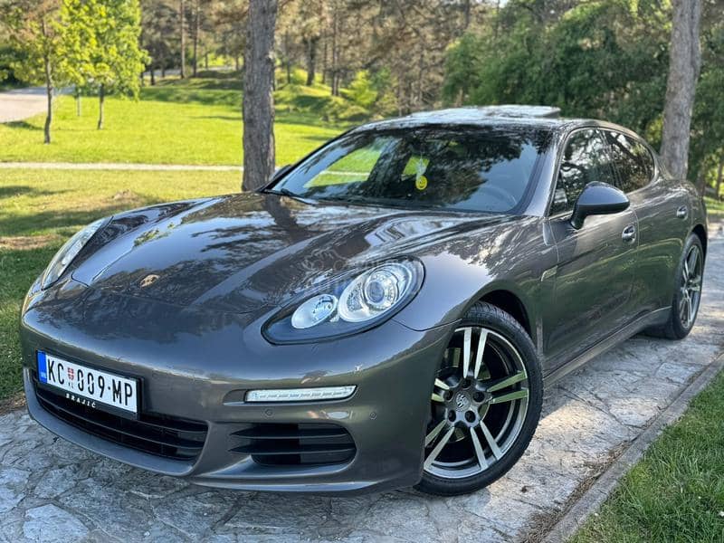 Porsche Panamera CH