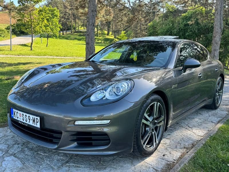 Porsche Panamera CH