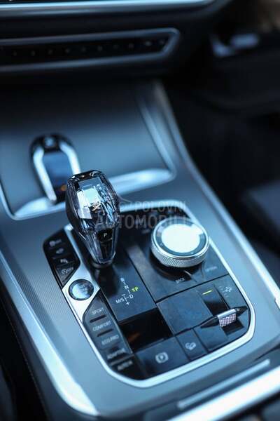 BMW X5 4.0i M LASER VAZDUH