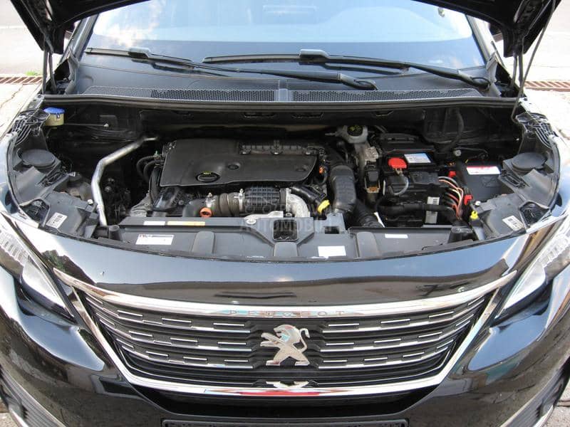 Peugeot 5008 1.6 HDI ALLURE