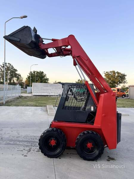 Gehl 3825