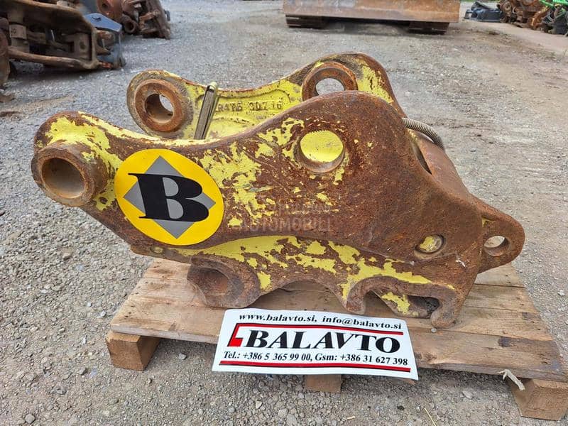 Univerzalna hidraulična brza spojnica