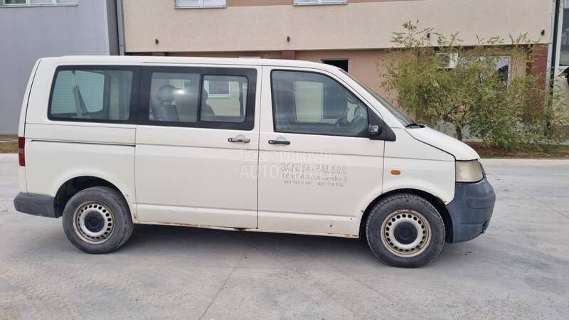 Volkswagen Transporter T5 2.5 TDI