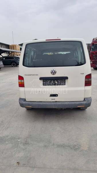Volkswagen Transporter T5 2.5 TDI