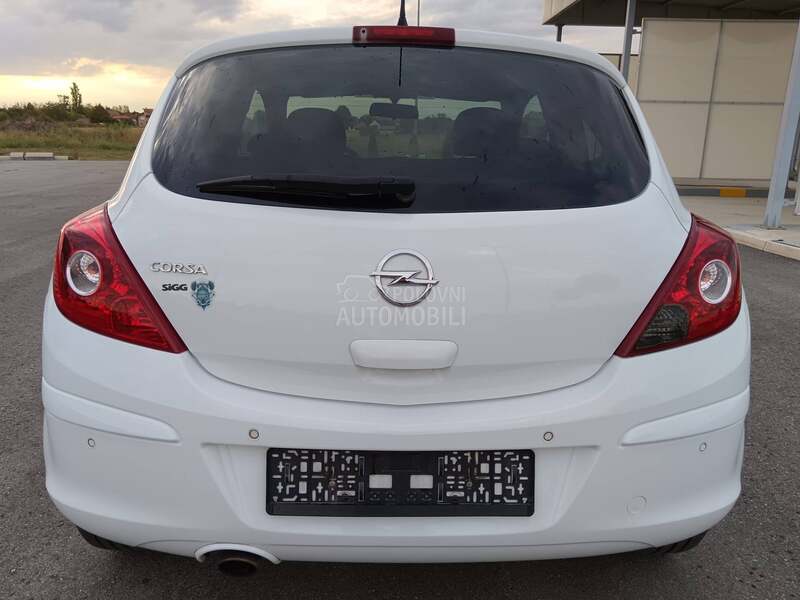 Opel Corsa D 1.4 Satellite.