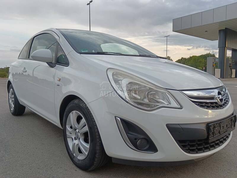 Opel Corsa D 1.4 Satellite.