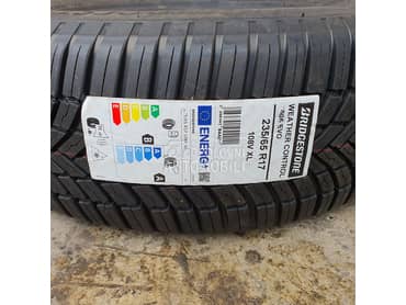 Bridgestone 235/65 R17 Zimska
