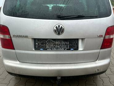 Branik zadnji sivi za Volkswagen Touran od 2003. do 2006. god.