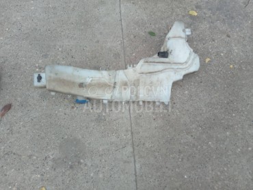 Boca za tecnost  brisaca za Ford Focus od 2004. do 2010. god.