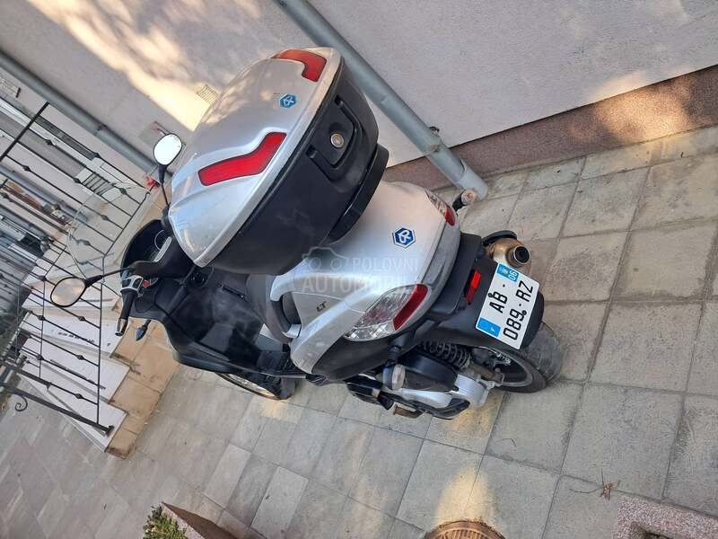 Piaggio Mp3 B kategorija 400ccm