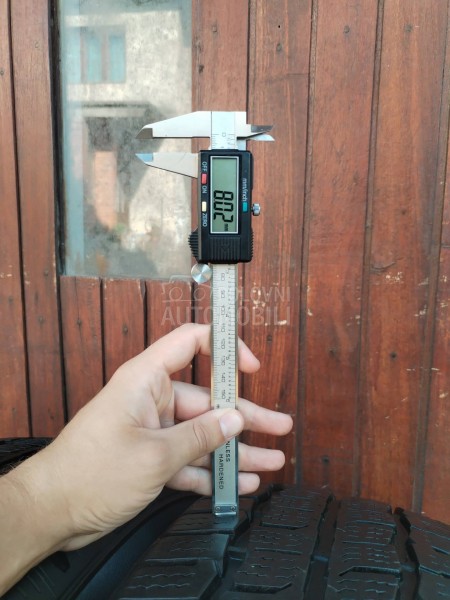 Kumho 215/60 R17 Zimska