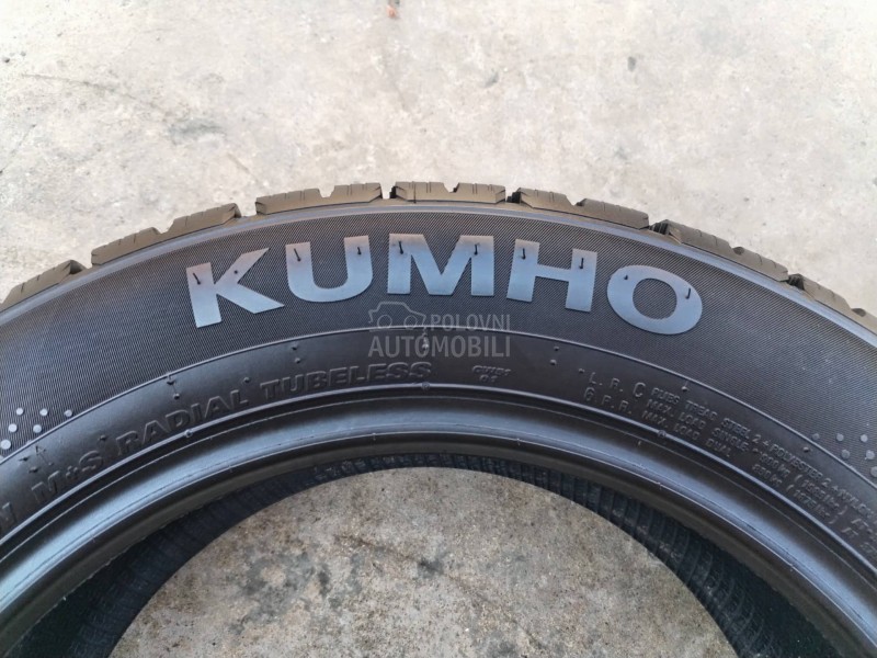 Kumho 215/60 R17 Zimska