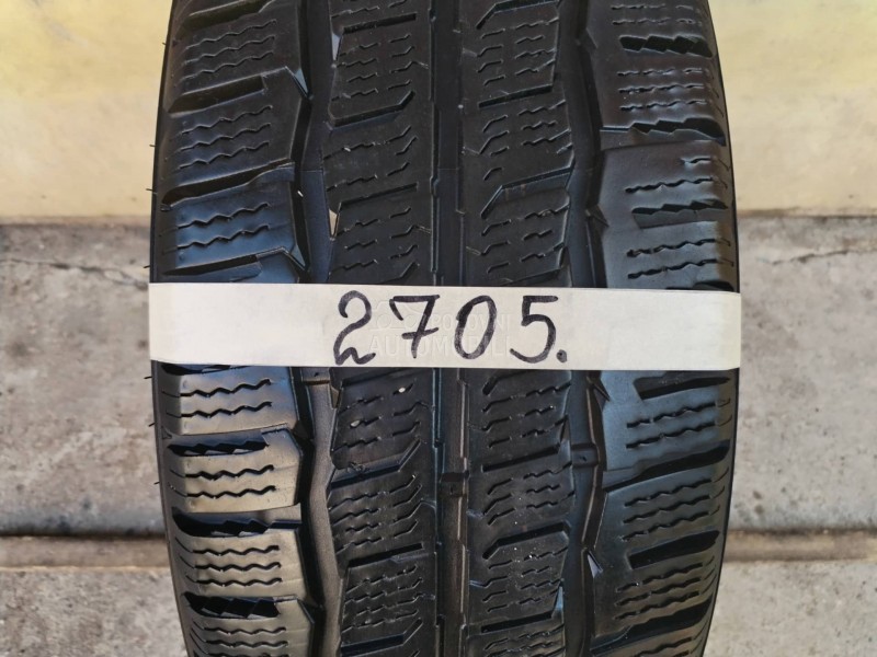 Kumho 215/60 R17 Zimska
