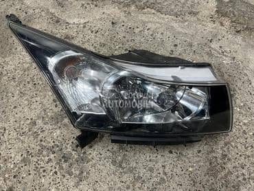 Desni far za Chevrolet Cruze od 2009. do 2013. god.