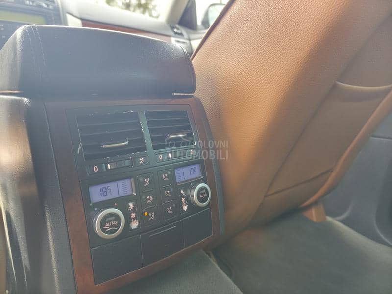 Volkswagen Touareg V6