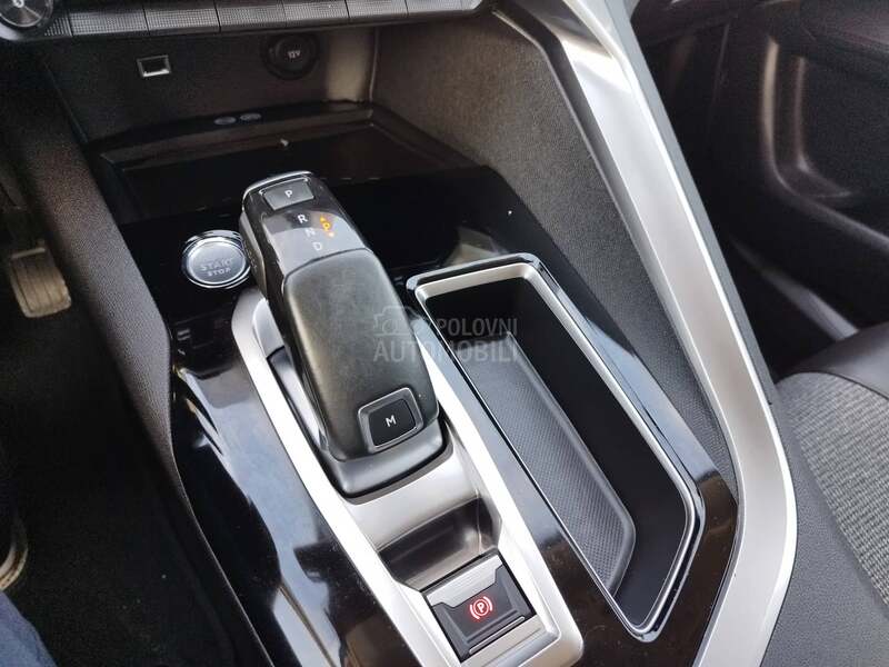 Peugeot 3008 1.5 BLUEHDI ALLURE