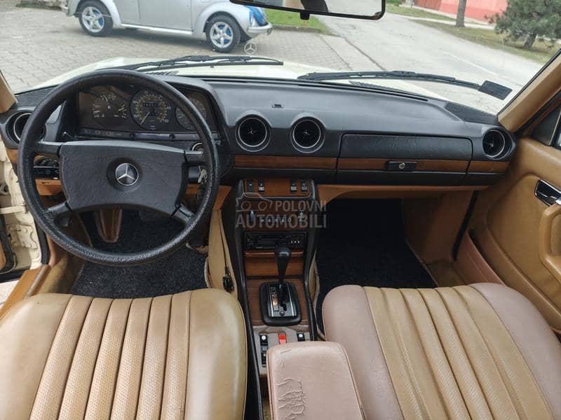 Mercedes Benz W123 200D